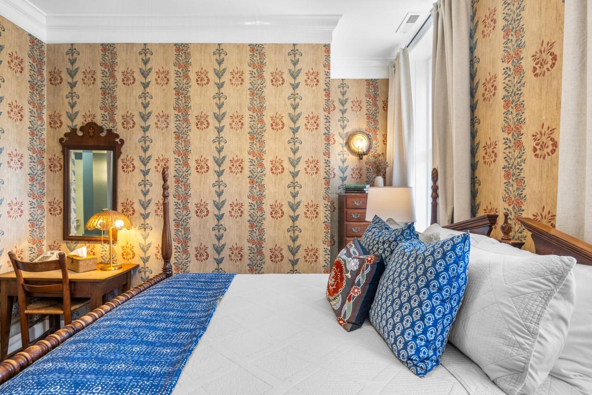 Leesburg Colonial Inn Bagian luar foto