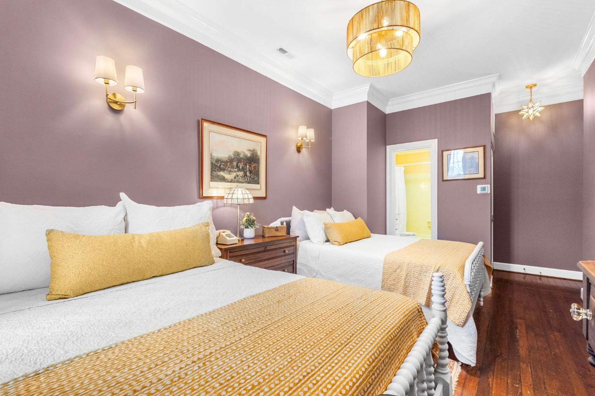Leesburg Colonial Inn Bagian luar foto