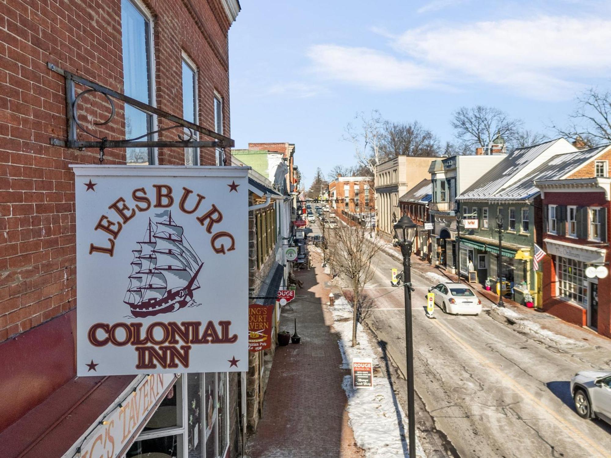 Leesburg Colonial Inn Bagian luar foto